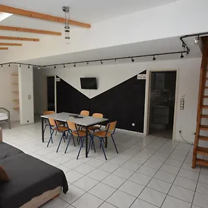 https://apartment-zuffenhausen.stuttgart-hotel.com